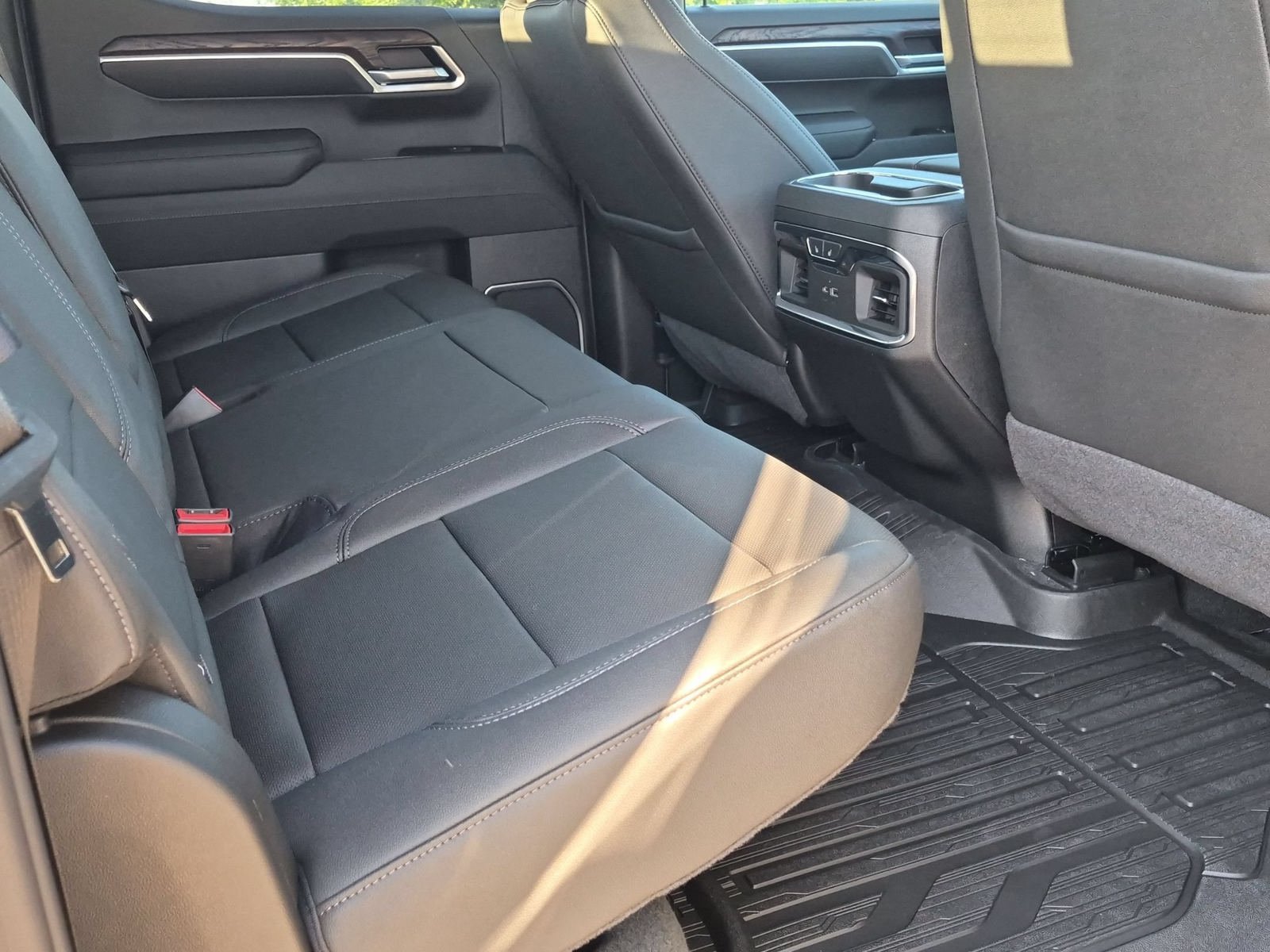 New 2026 GMC Sierra 1500 SLT AWD/4WD image 29