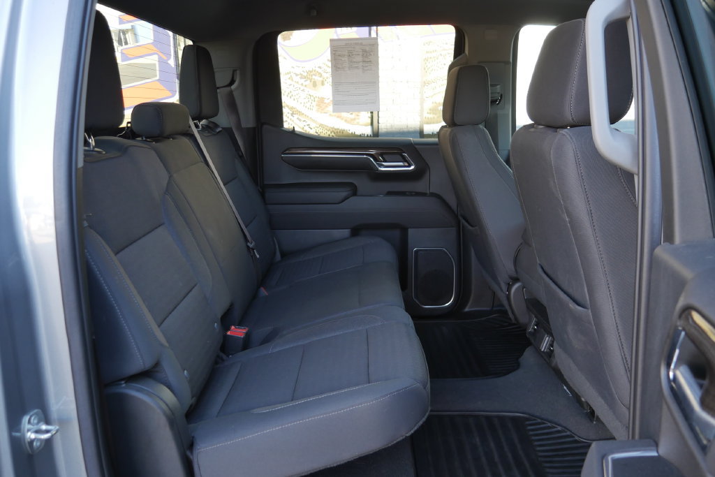Used 2023 Chevrolet Silverado 1500 LT AWD/4WD image 10