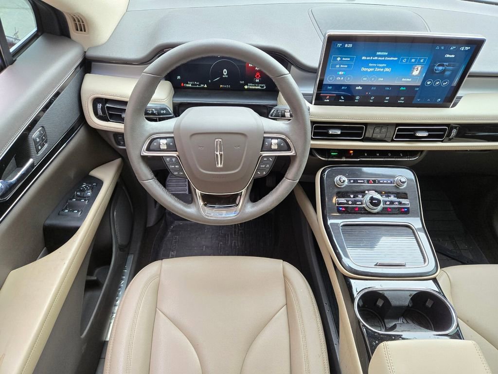 Used 2023 Lincoln Nautilus FWD w/ Premium Package image 8