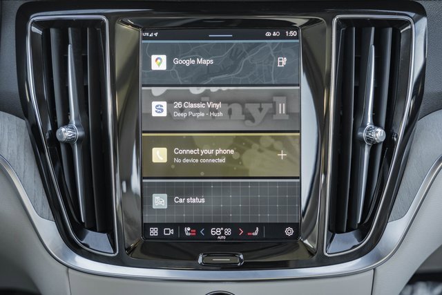 Used 2023 Volvo S60 T8 Plus image 20