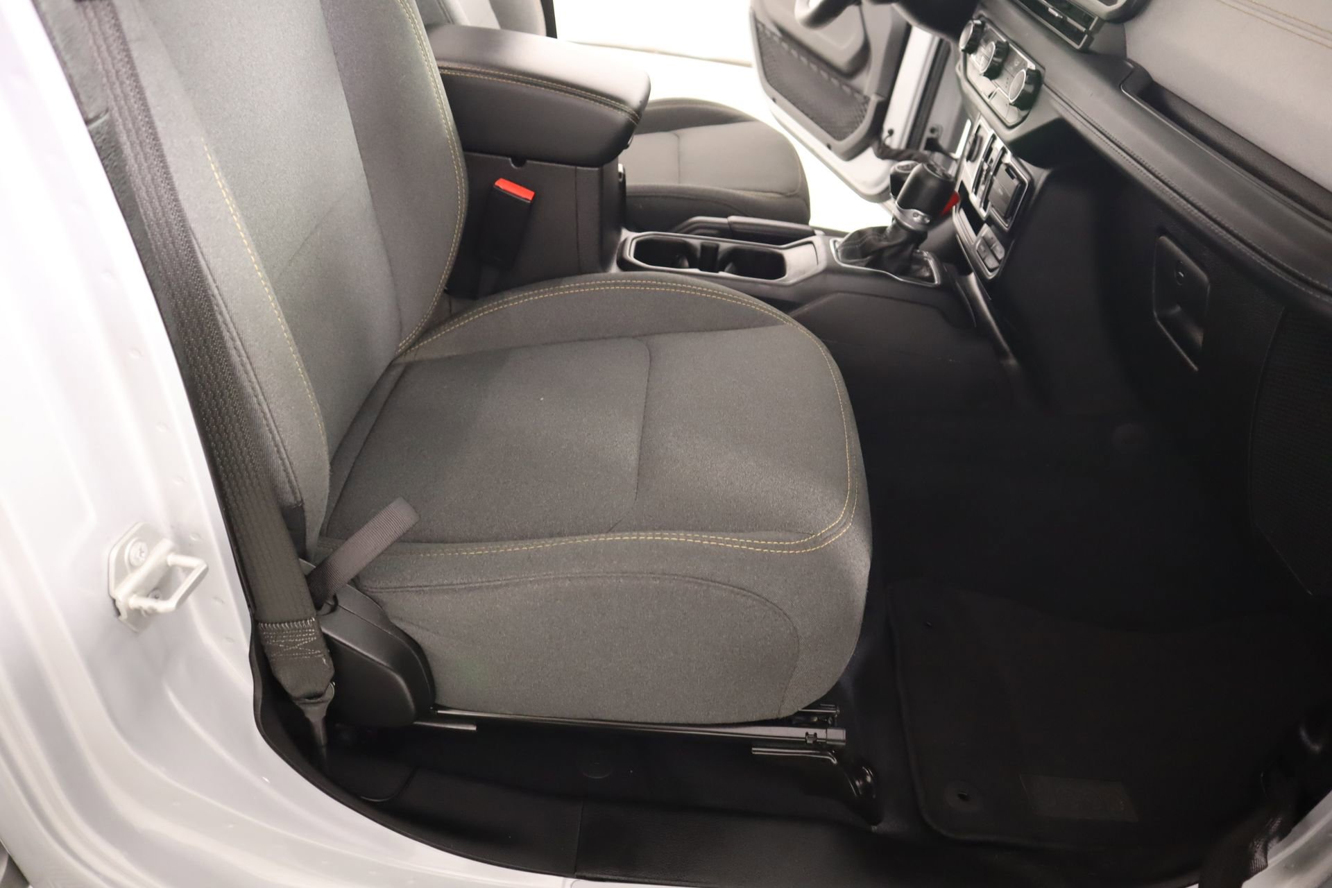 Used 2024 Jeep Wrangler Sahara AWD/4WD image 13