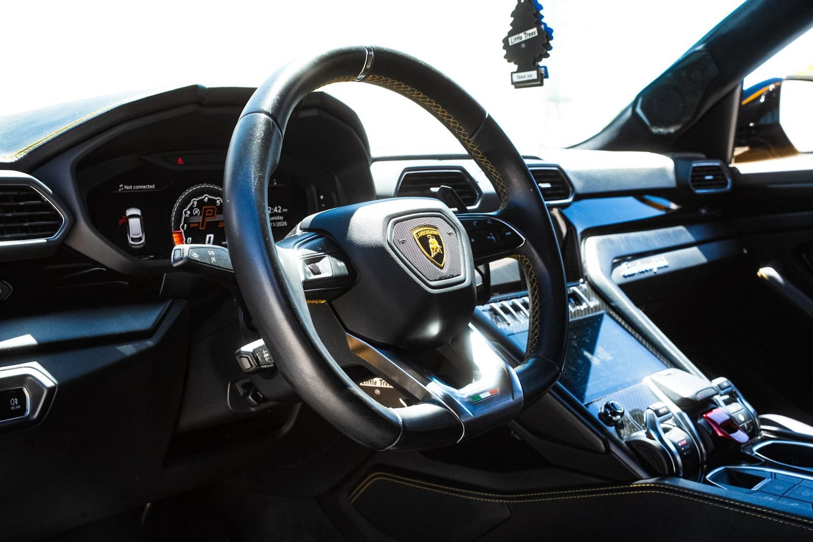 Used 2021 Lamborghini Urus AWD/4WD image 22