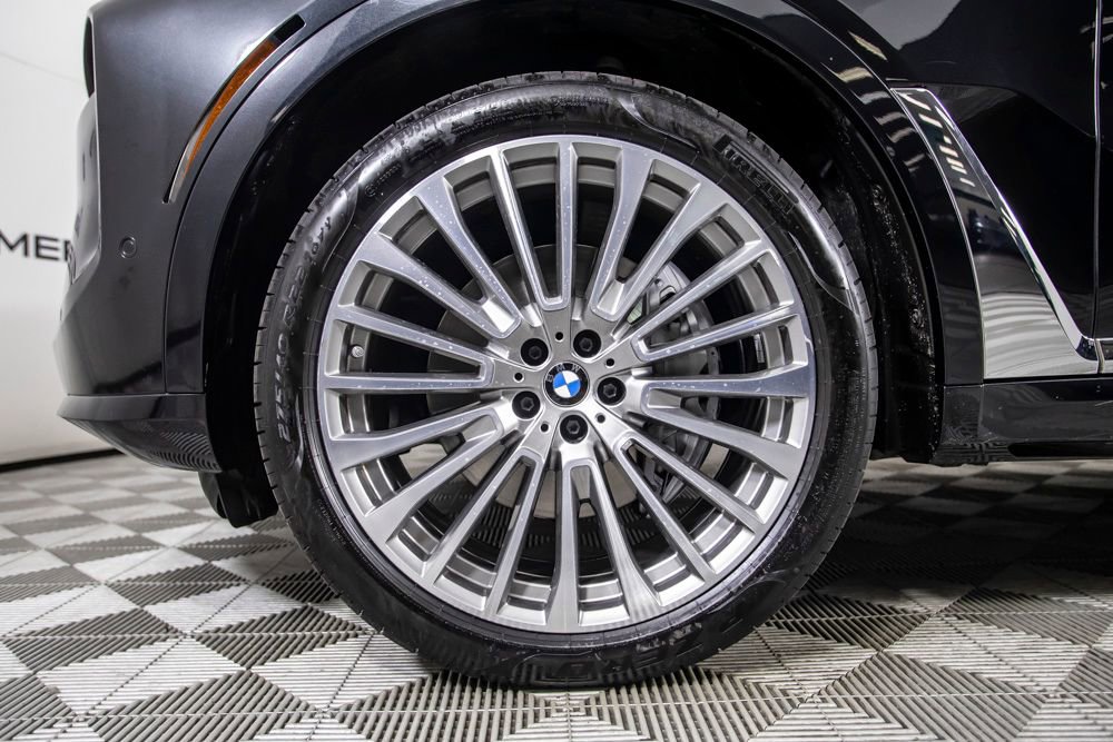 Used 2024 BMW X7 xDrive40i w/ Parking Assistance Package image 46