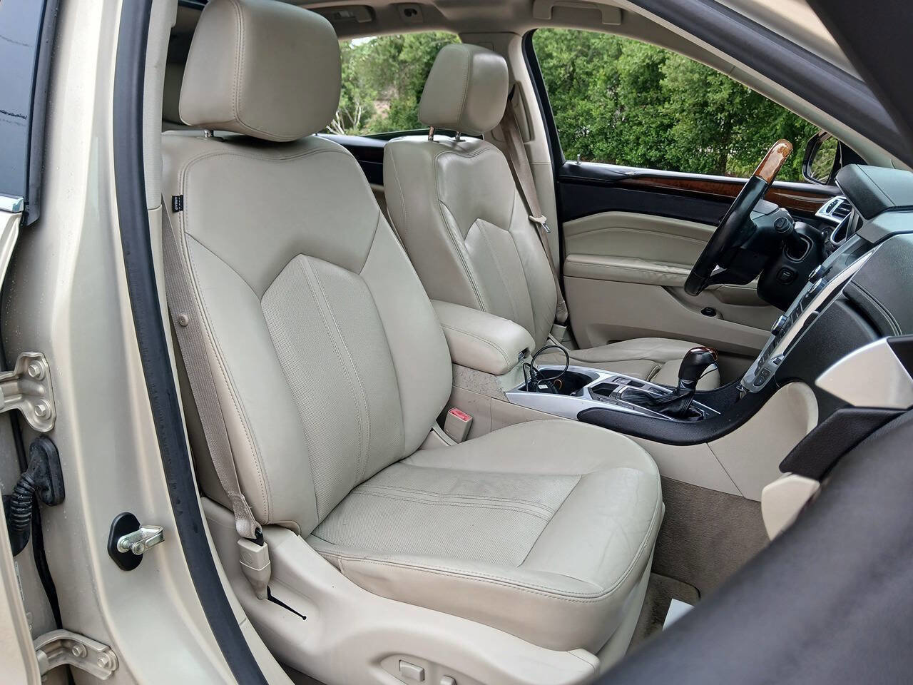 Used 2010 Cadillac SRX Luxury FWD image 15