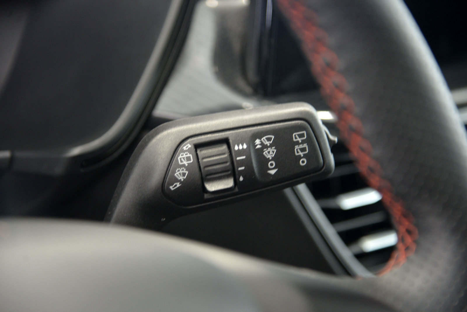 Used 2023 Ford Escape ST-Line Elite w/ Premium Technology Package AWD/4WD image 23