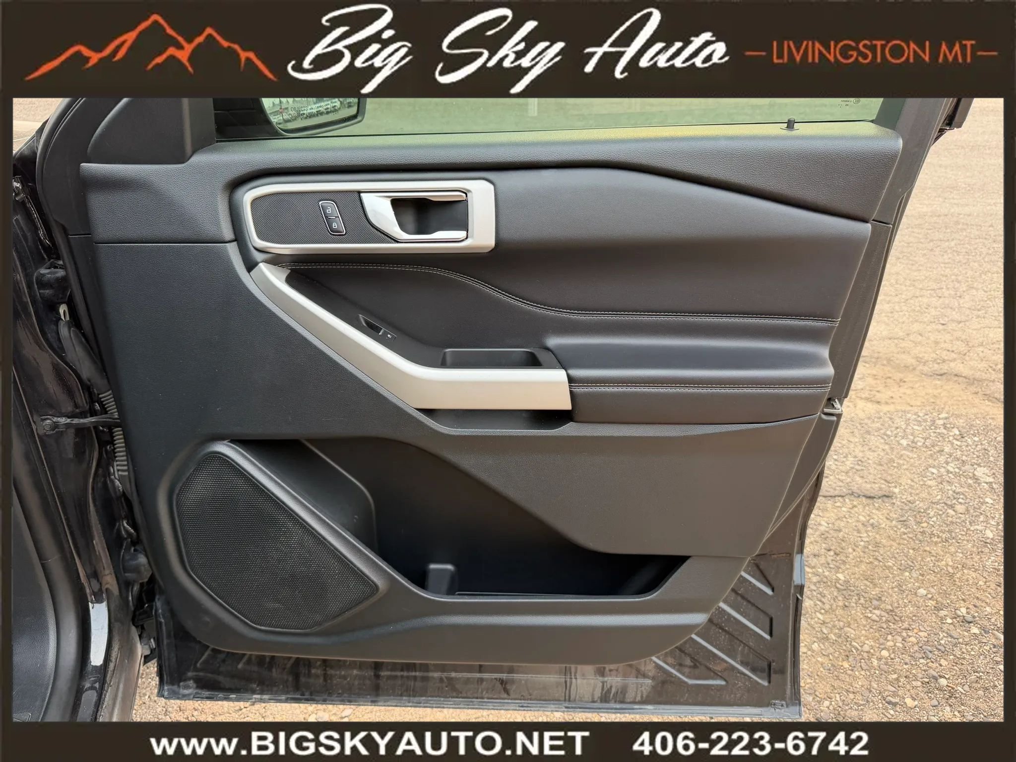 Used 2021 Ford Explorer XLT w/ Class III Trailer Tow Package AWD/4WD image 18
