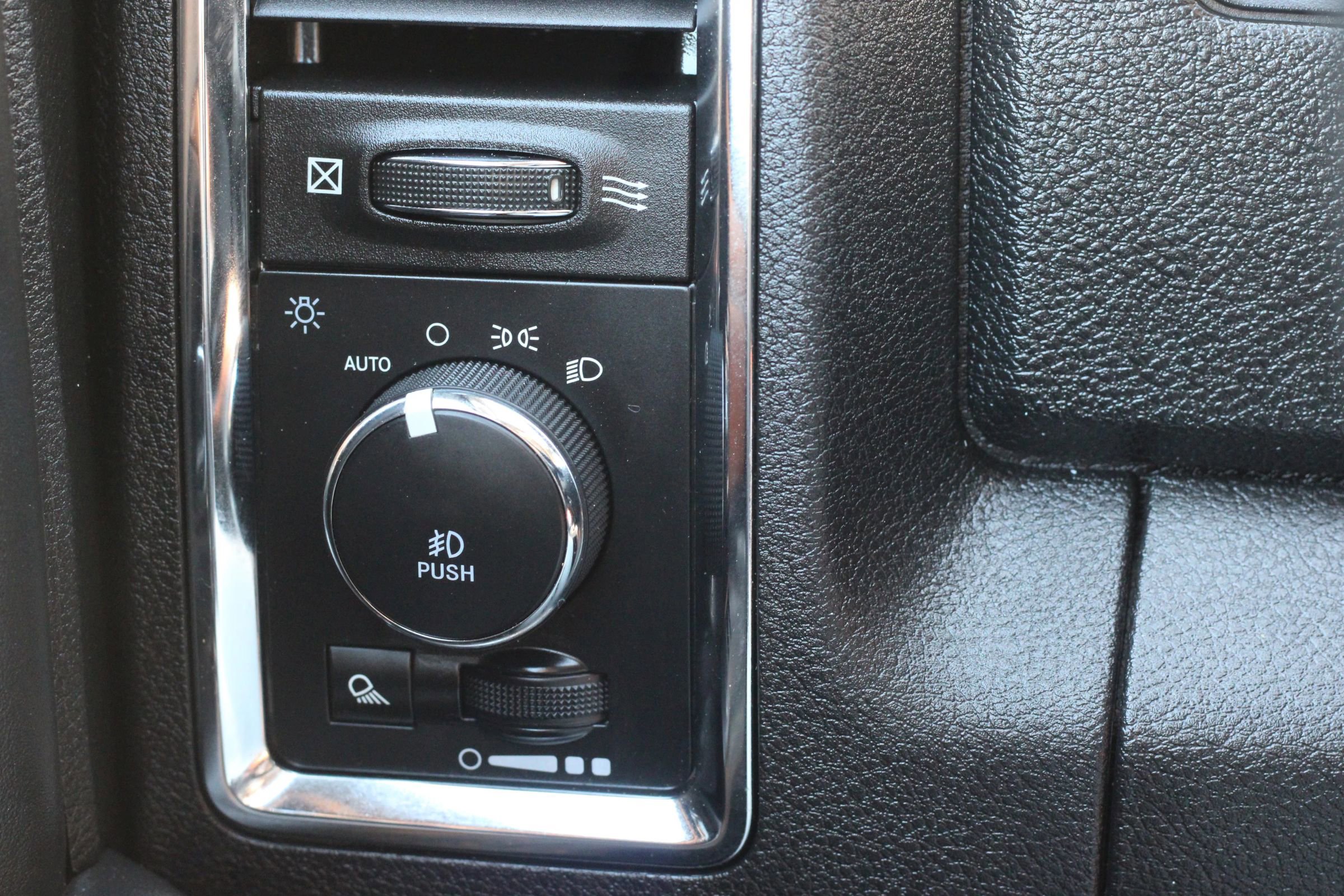 Used 2018 RAM 2500 Longhorn w/ Snow Chief Group AWD/4WD image 21
