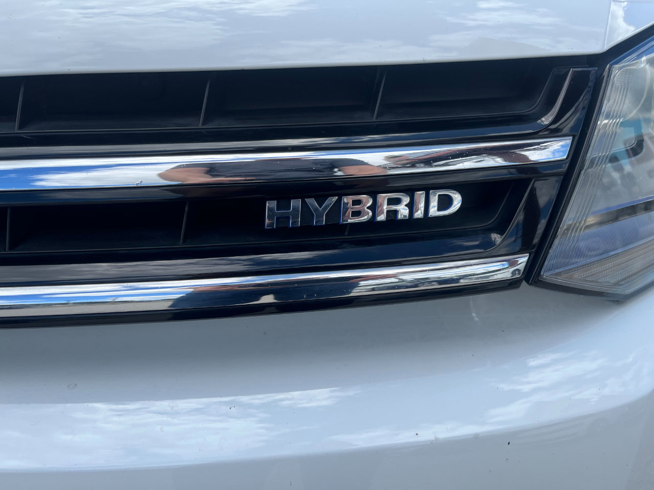 Used 2012 Volkswagen Touareg Hybrid image 35