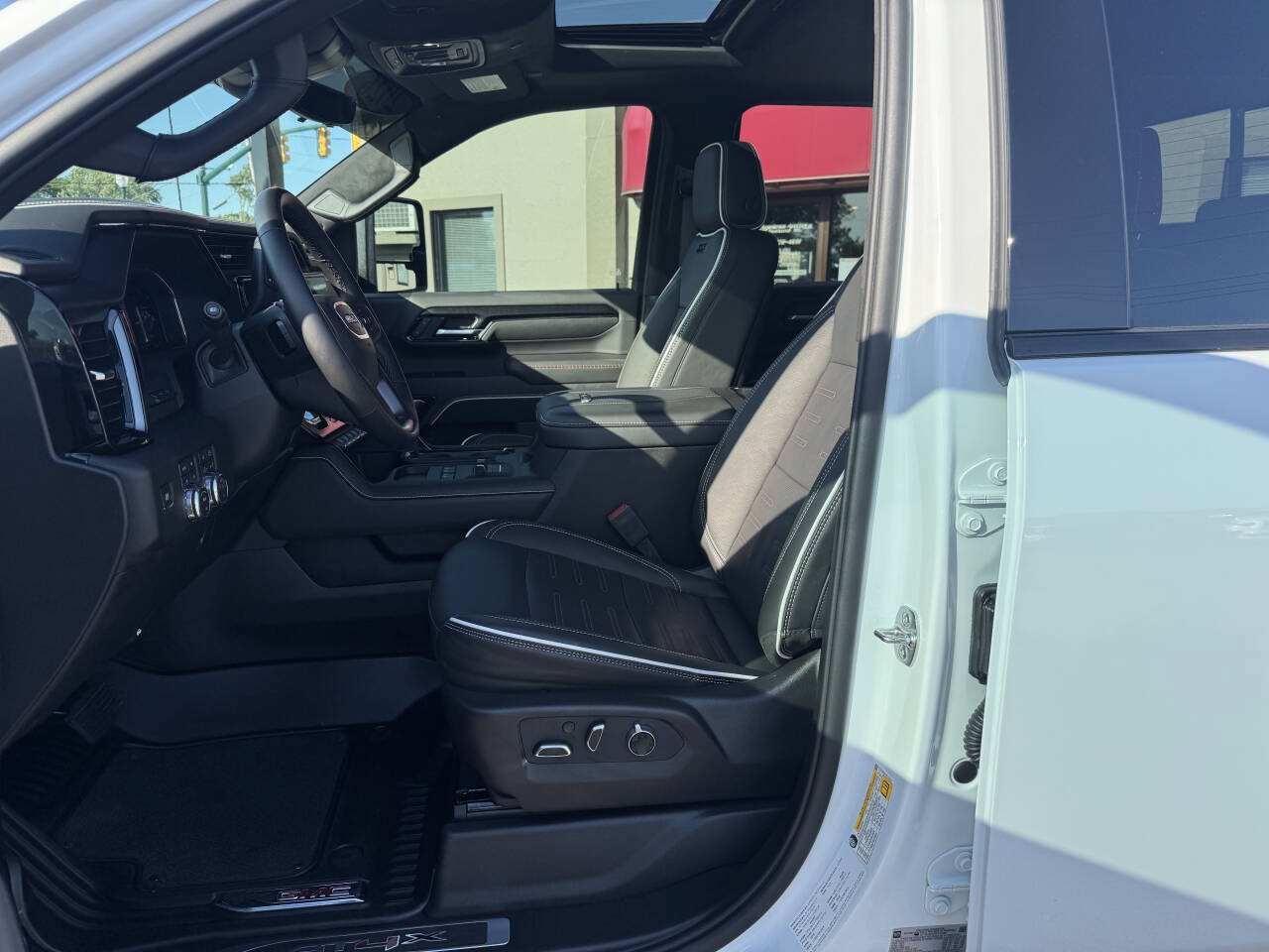 Used 2026 GMC Sierra 2500 AT4X AWD/4WD image 8