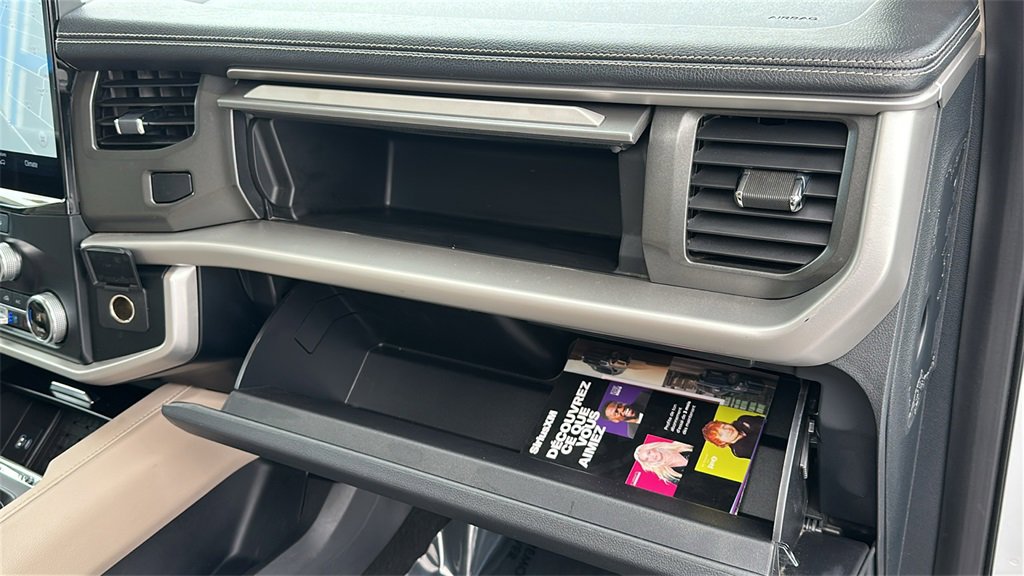 Used 2024 Ford Expedition Max XLT image 33