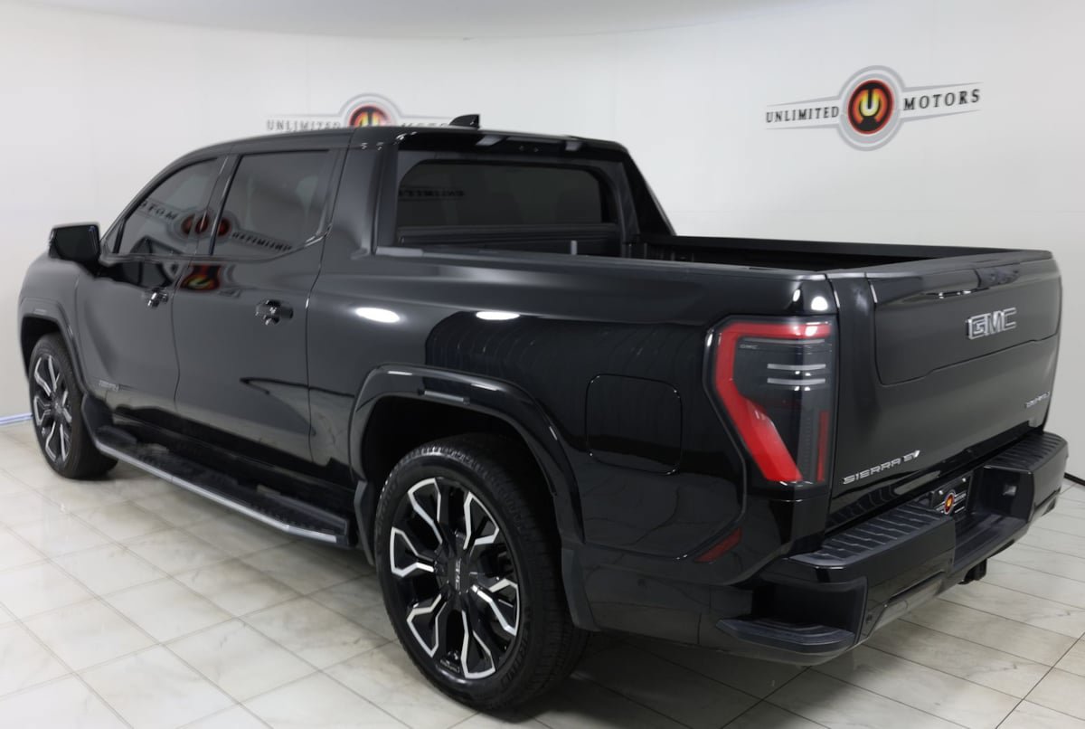 Used 2025 GMC Sierra EV Denali AWD/4WD image 4