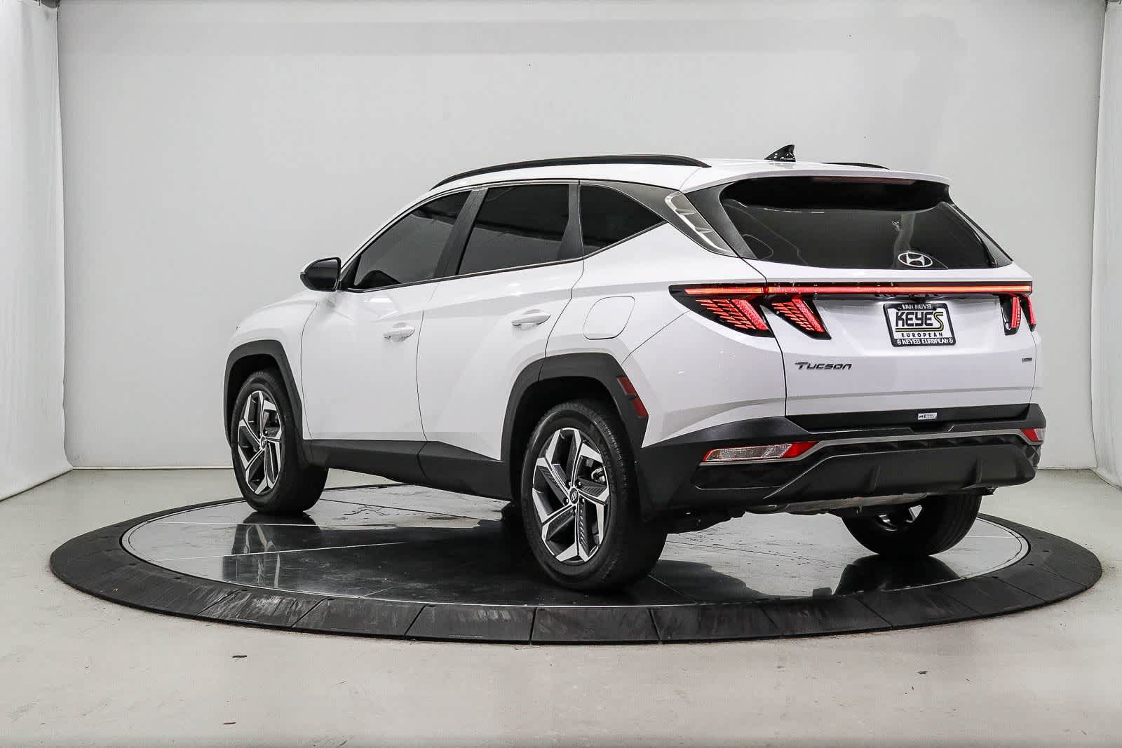 Used 2023 Hyundai Tucson SEL w/ Convenience Package AWD/4WD image 2
