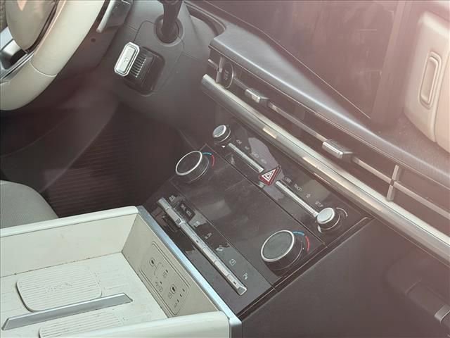 Used 2024 Hyundai Santa Fe SEL image 13