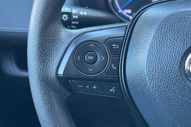 Used 2025 Toyota RAV4 XLE AWD/4WD image 27