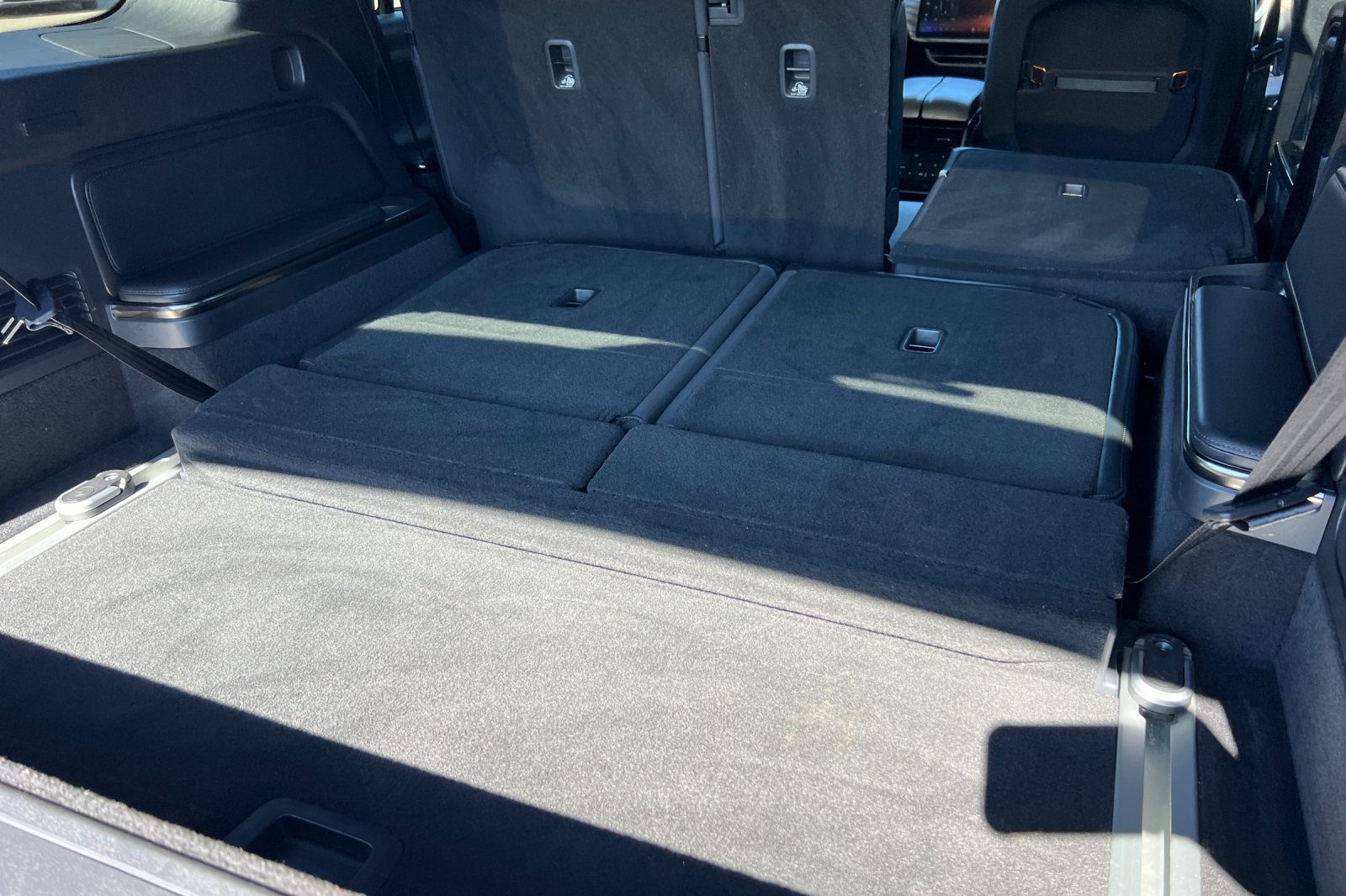 Used 2022 Rivian R1S Launch Edition Quad AWD/4WD image 16