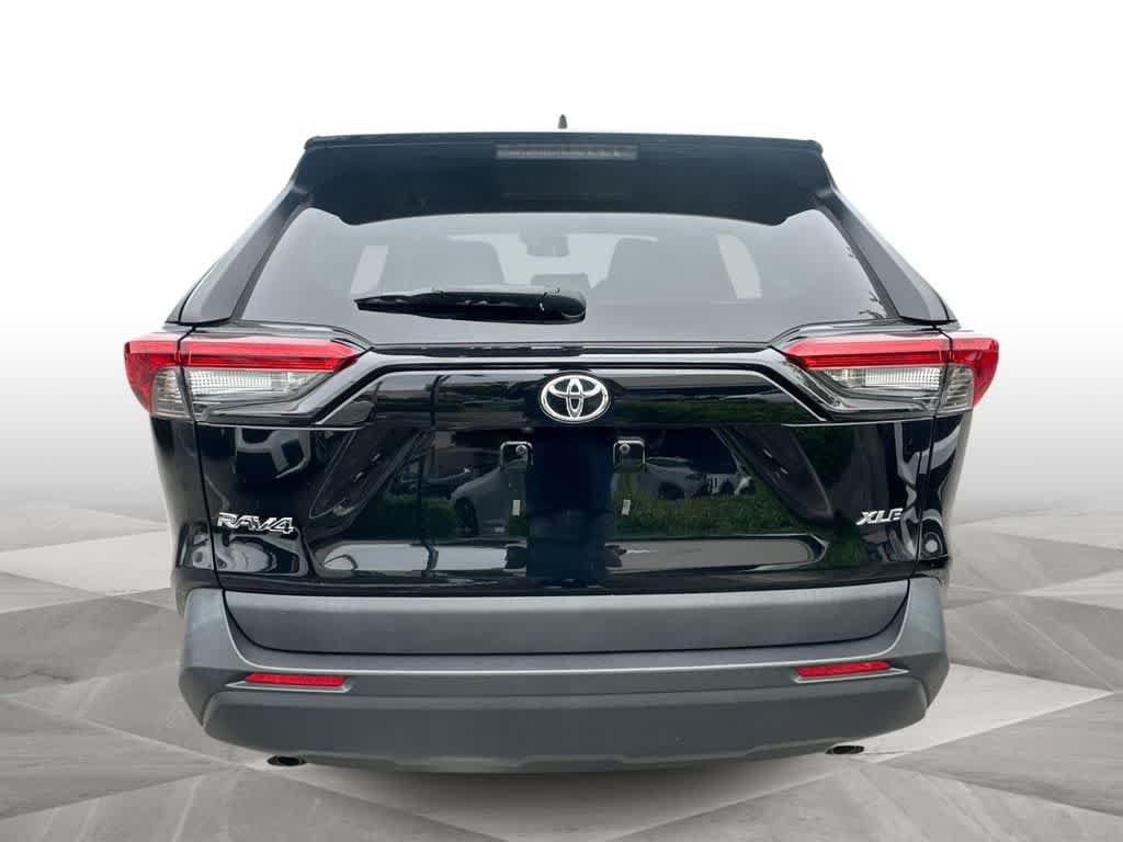 Used 2024 Toyota RAV4 XLE w/ Convenience Package FWD image 7