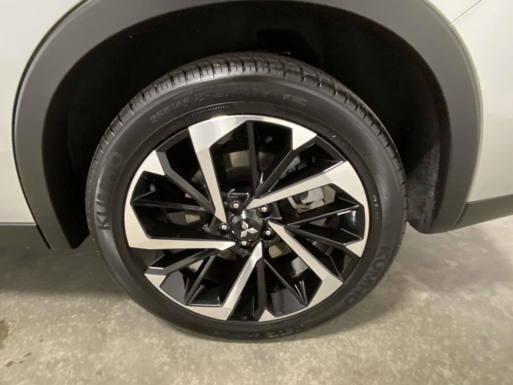 Used 2024 Mitsubishi Outlander SE image 7