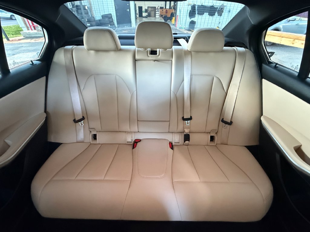 Used 2019 BMW 330i Sedan w/ Premium Package RWD image 41