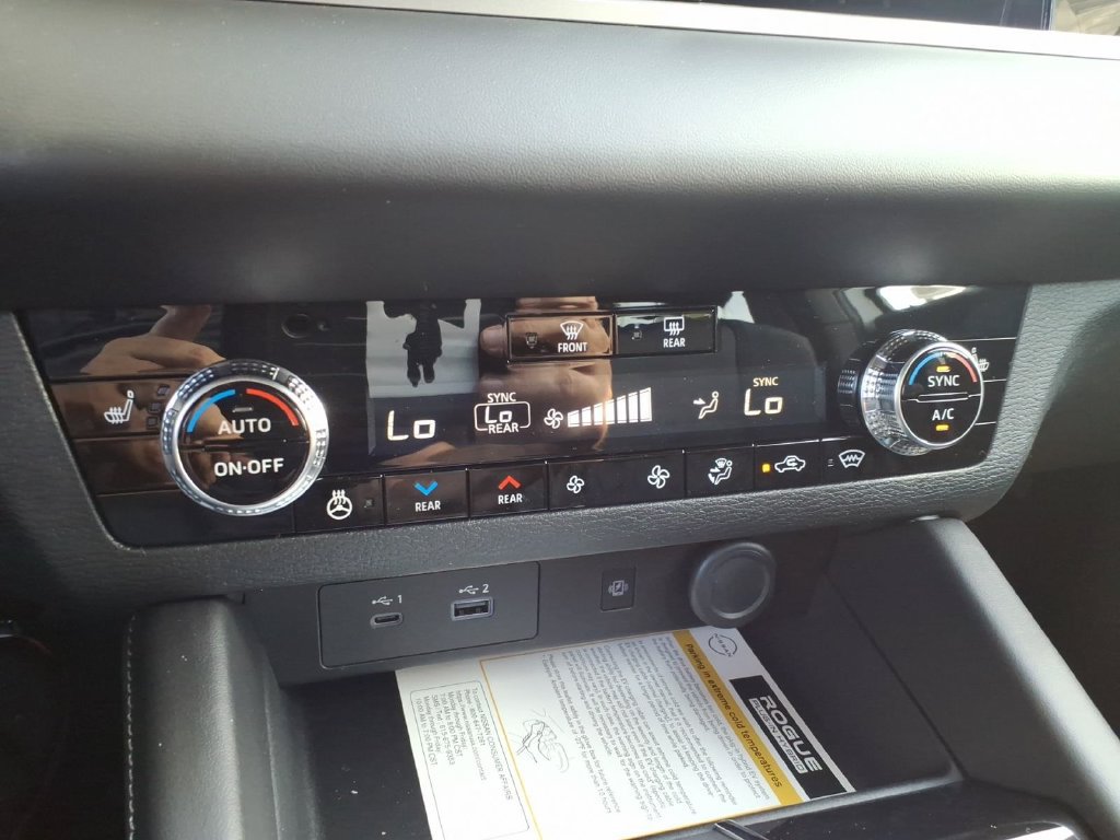 New 2026 Nissan Rogue Platinum AWD/4WD image 9