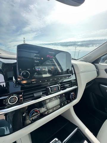 Certified 2022 Nissan Pathfinder SL w/ SL Premium Package image 17