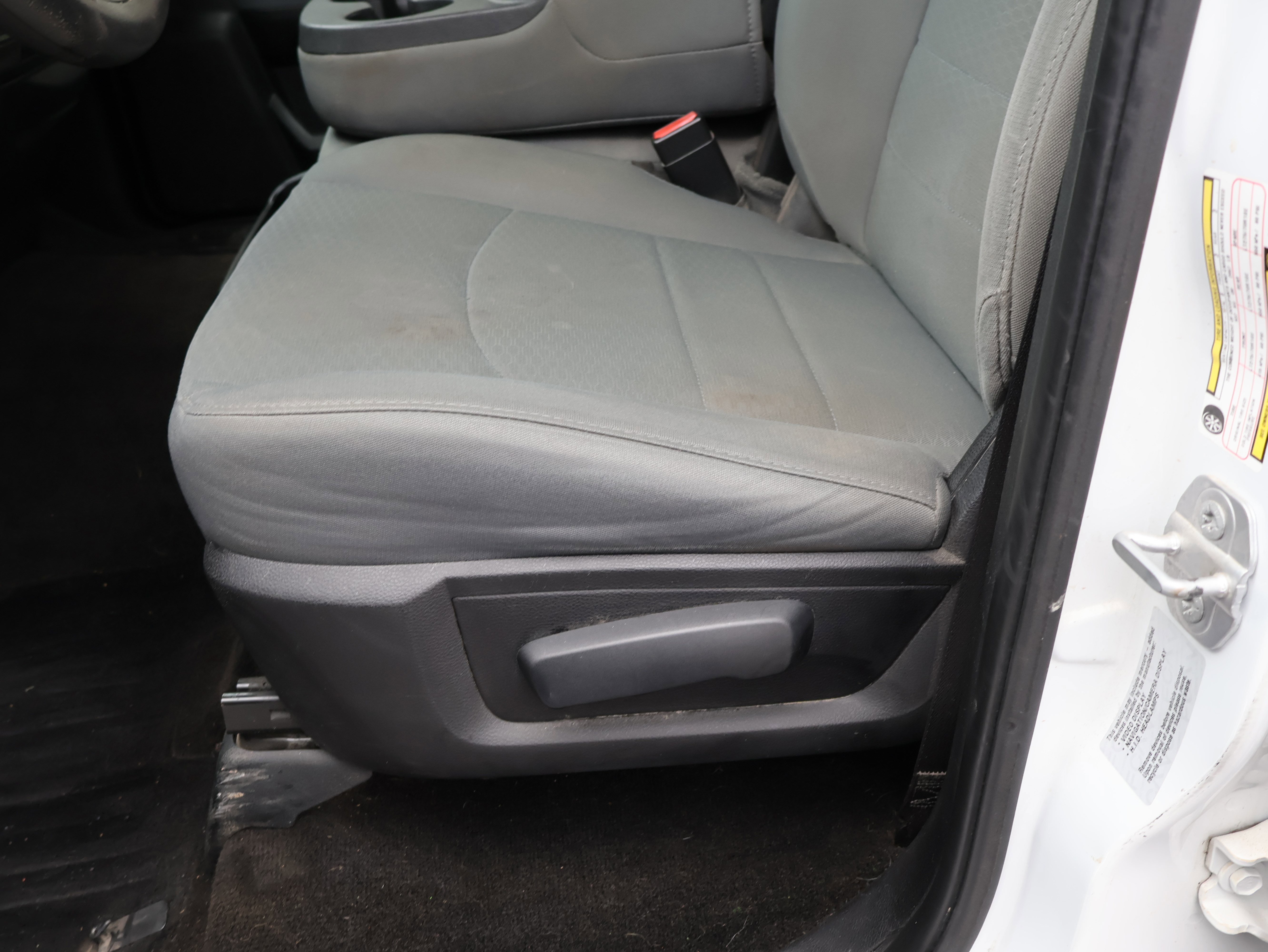 Used 2016 RAM 2500 SLT image 40