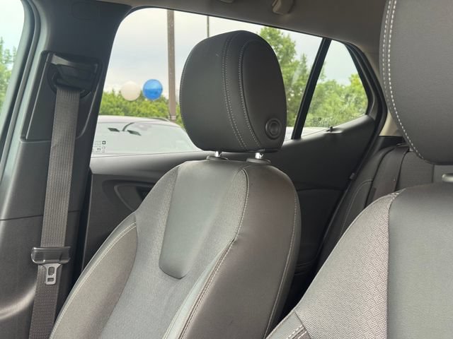 Used 2022 Buick Encore GX Select w/ Sport Touring Package FWD image 10