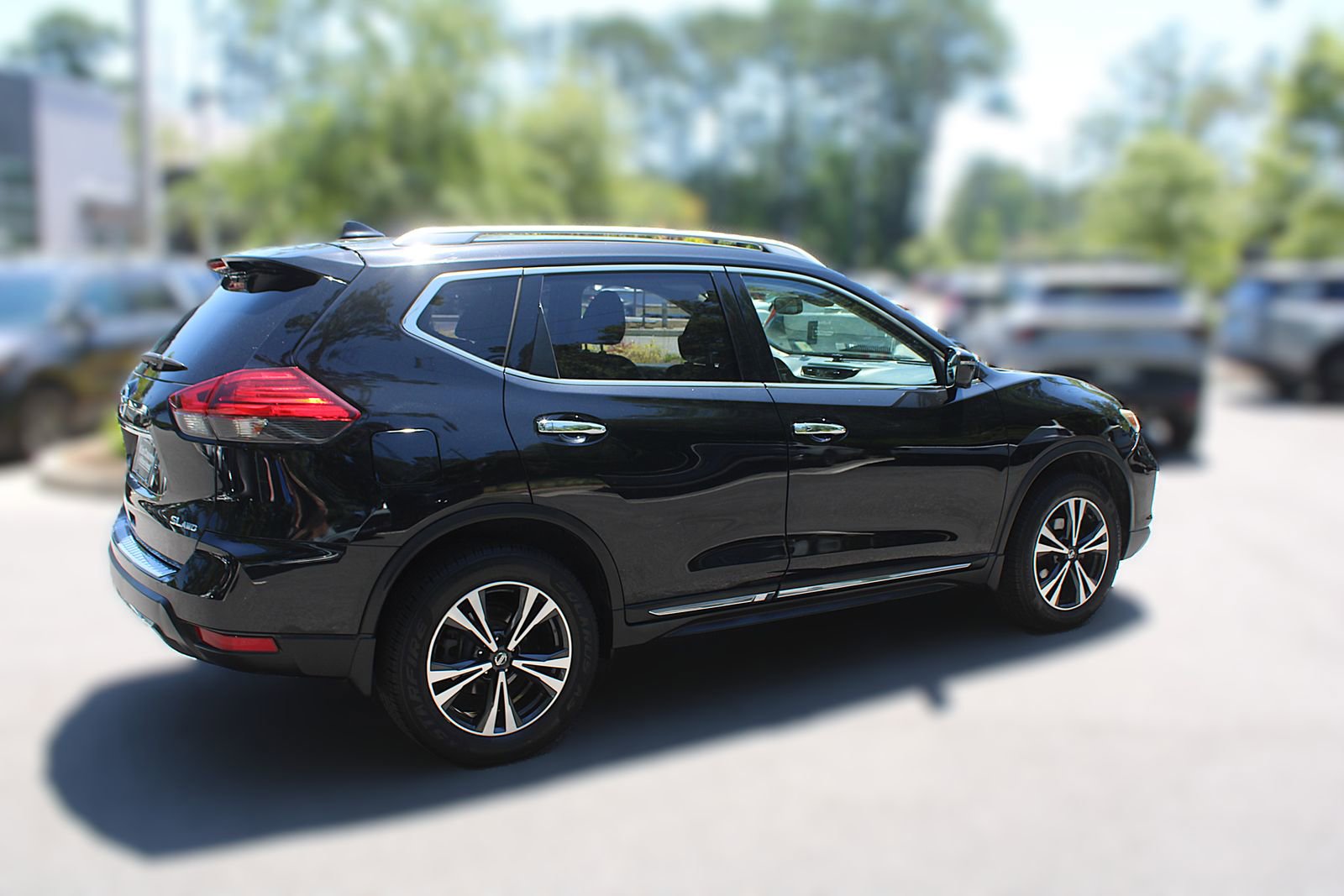 Used 2017 Nissan Rogue SL w/ SL Premium Package AWD/4WD image 13
