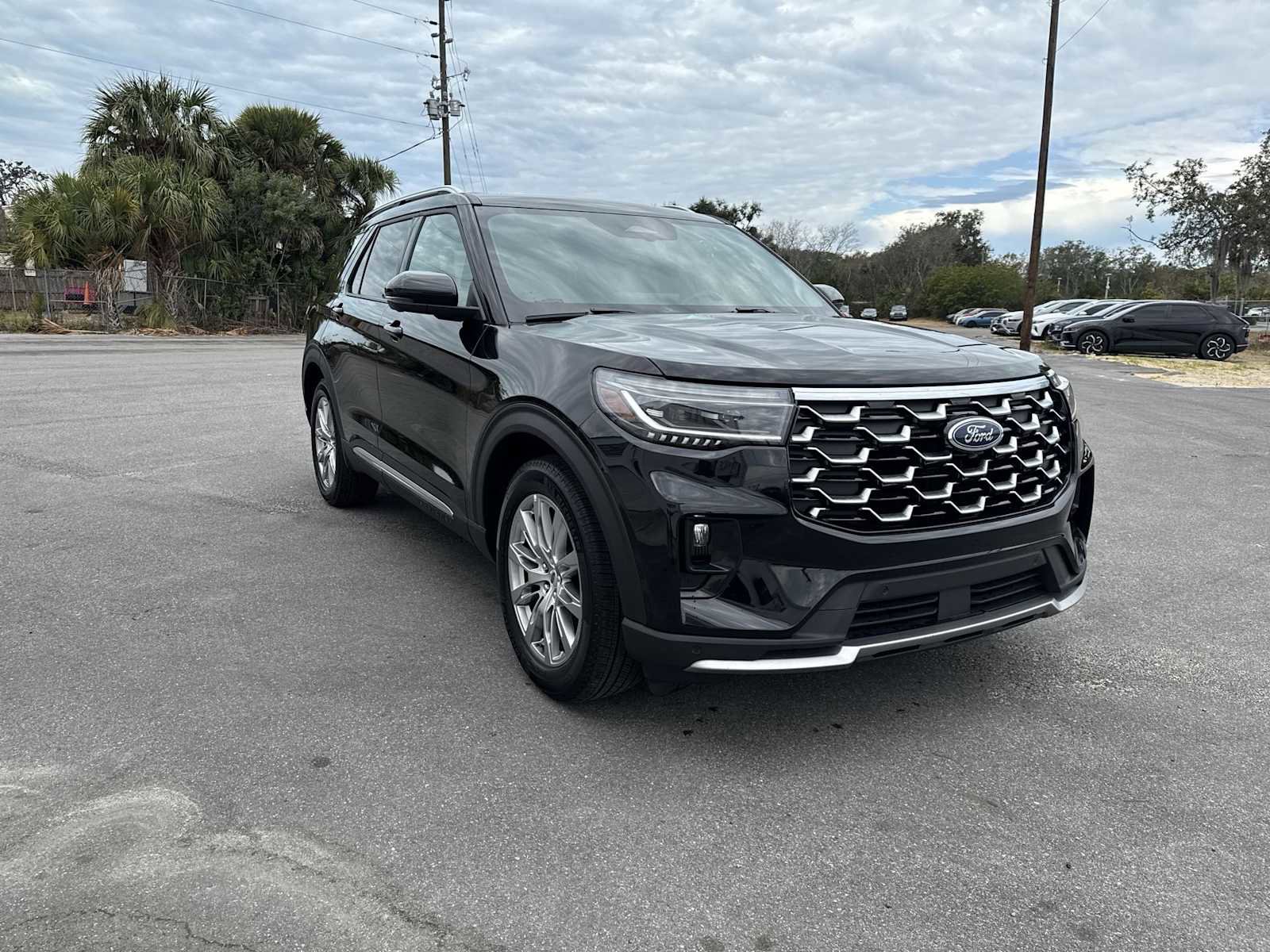Used 2025 Ford Explorer Platinum RWD image 8