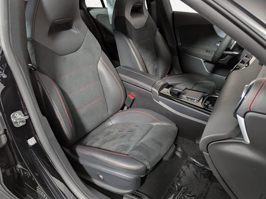 Used 2023 Mercedes-Benz CLA 250 4MATIC image 25