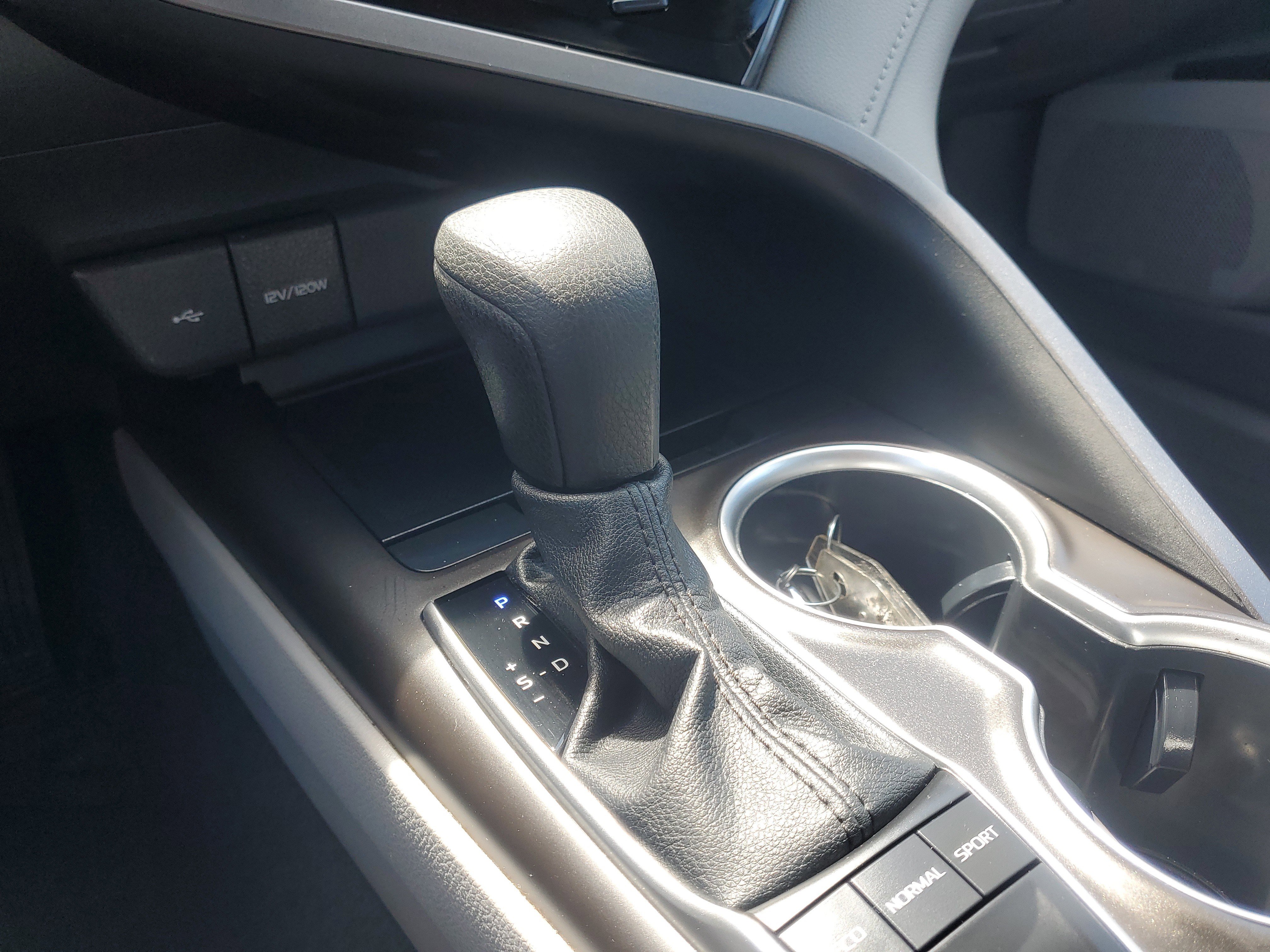 Used 2022 Toyota Camry LE image 29