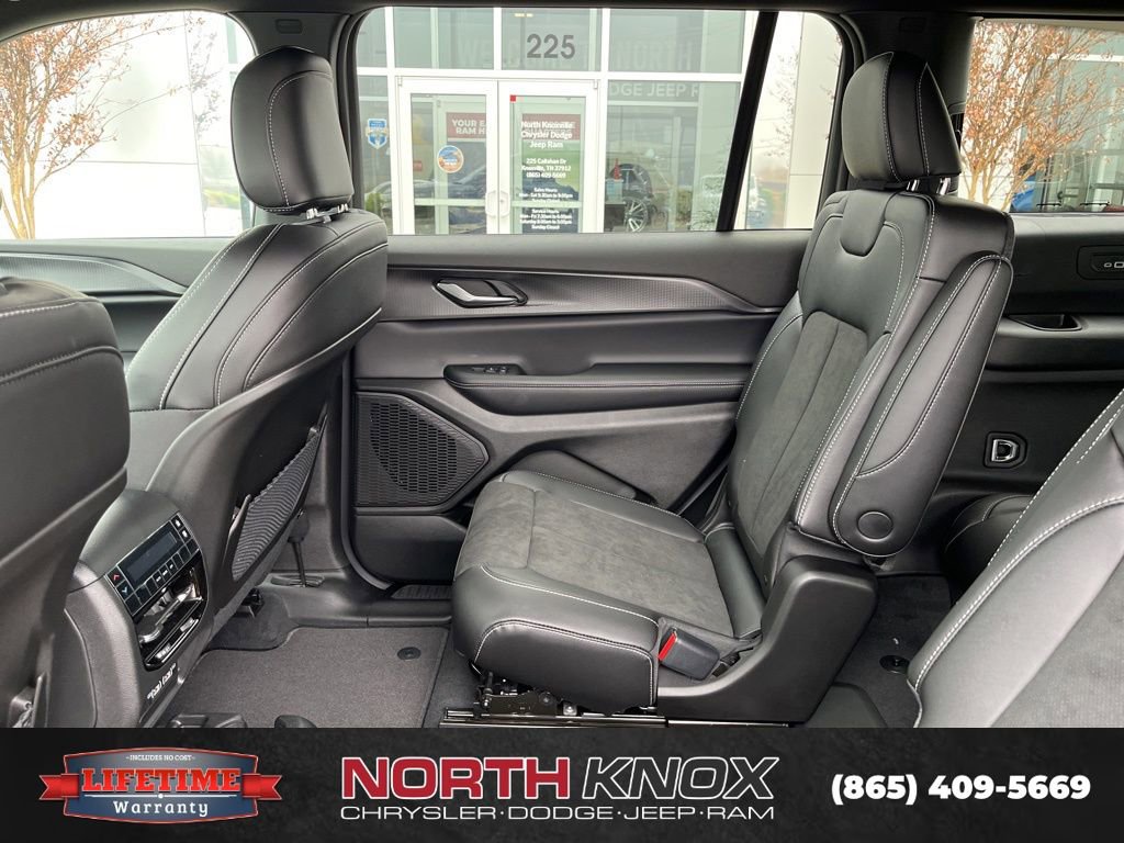 New 2025 Jeep Grand Cherokee L Altitude image 15