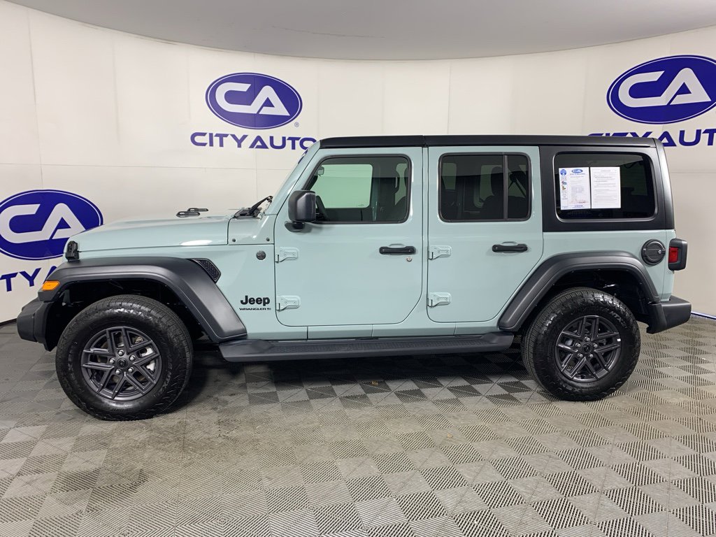 Used 2024 Jeep Wrangler Sport S image 6