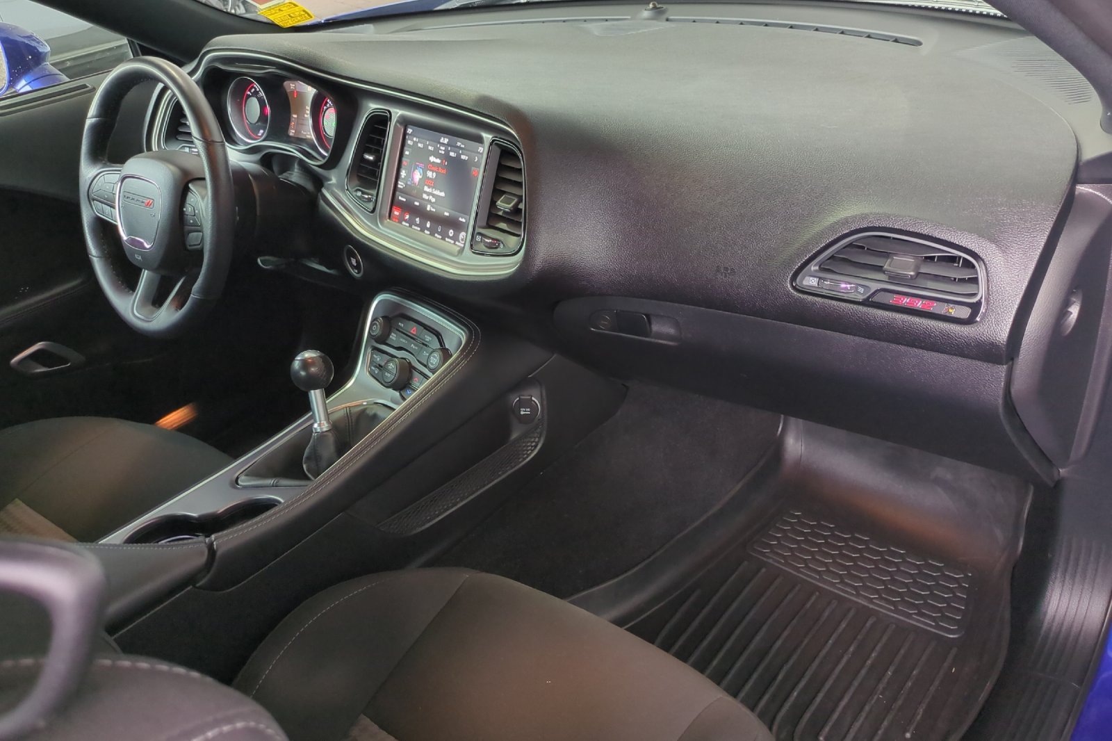 Used 2022 Dodge Challenger R/T Scat Pack RWD image 18