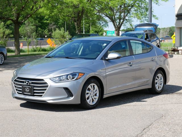 Used 2017 Hyundai Elantra SE FWD image 2