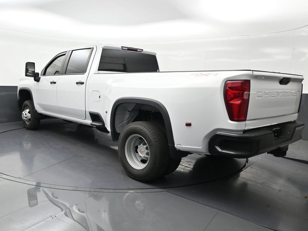 Used 2025 Chevrolet Silverado 3500 W/T AWD/4WD image 3