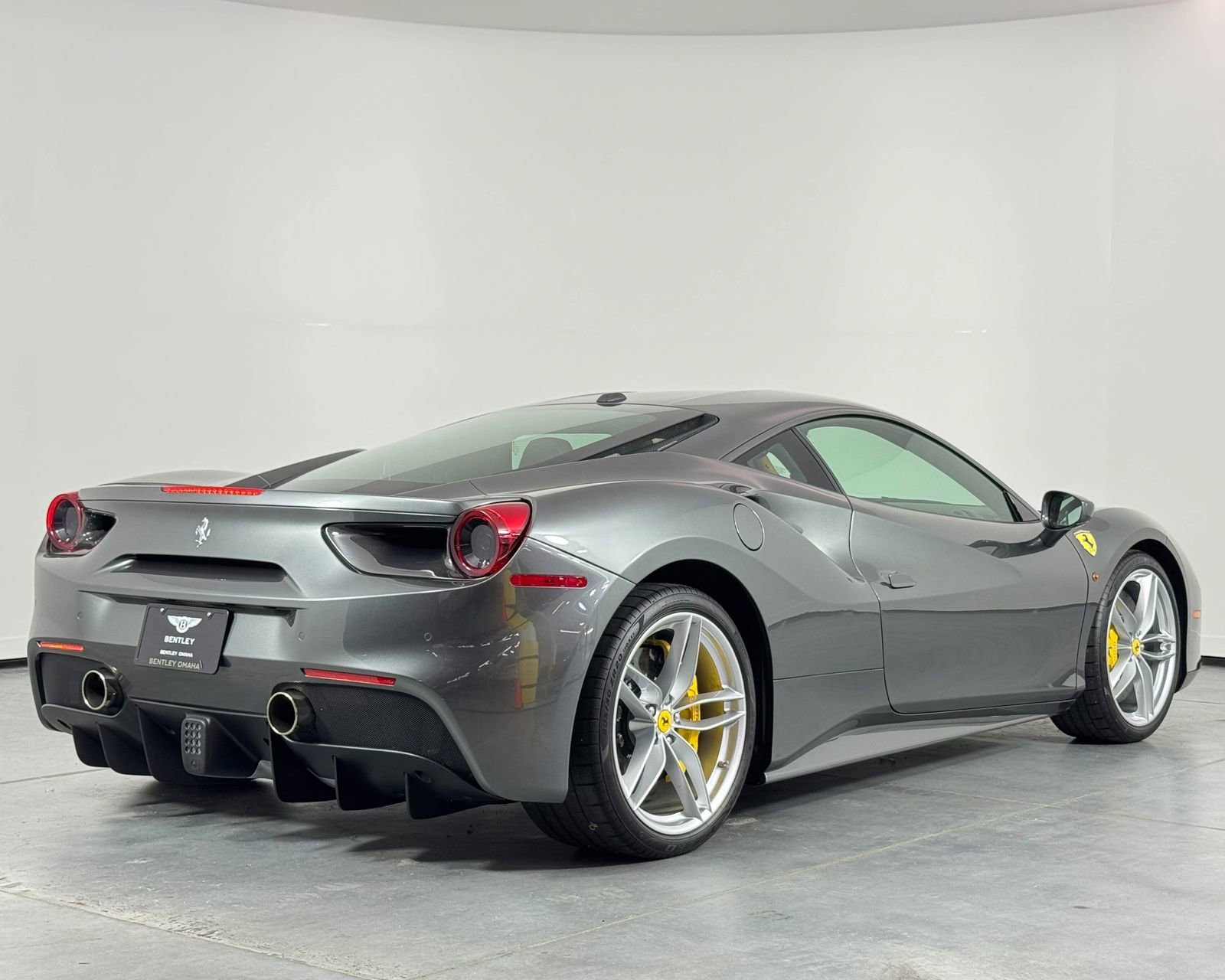 Used 2017 Ferrari 488 GTB image 5