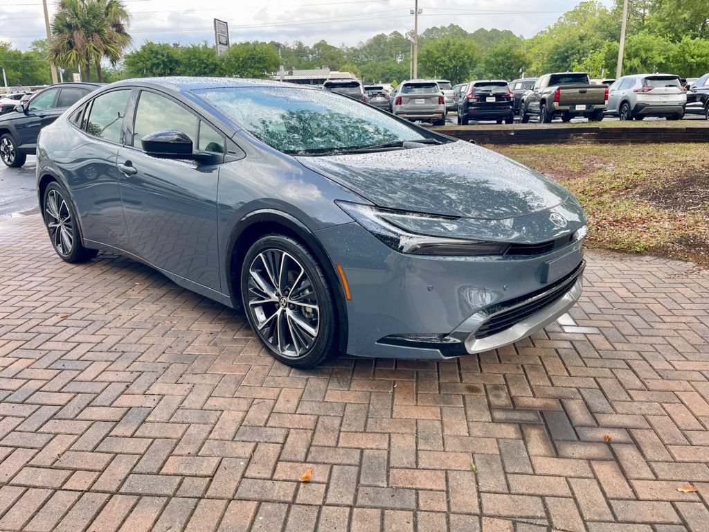 Used 2026 Toyota Prius XLE FWD image 8