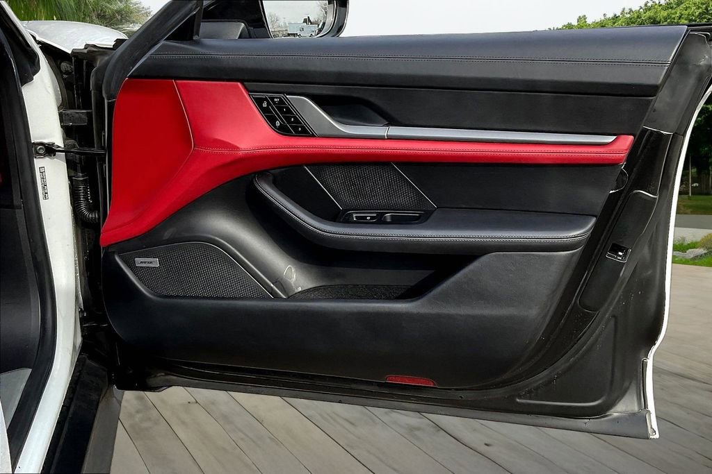 Used 2020 Porsche Taycan 4S image 28