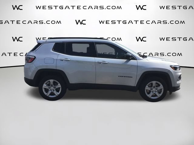 Used 2024 Jeep Compass Latitude AWD/4WD image 11