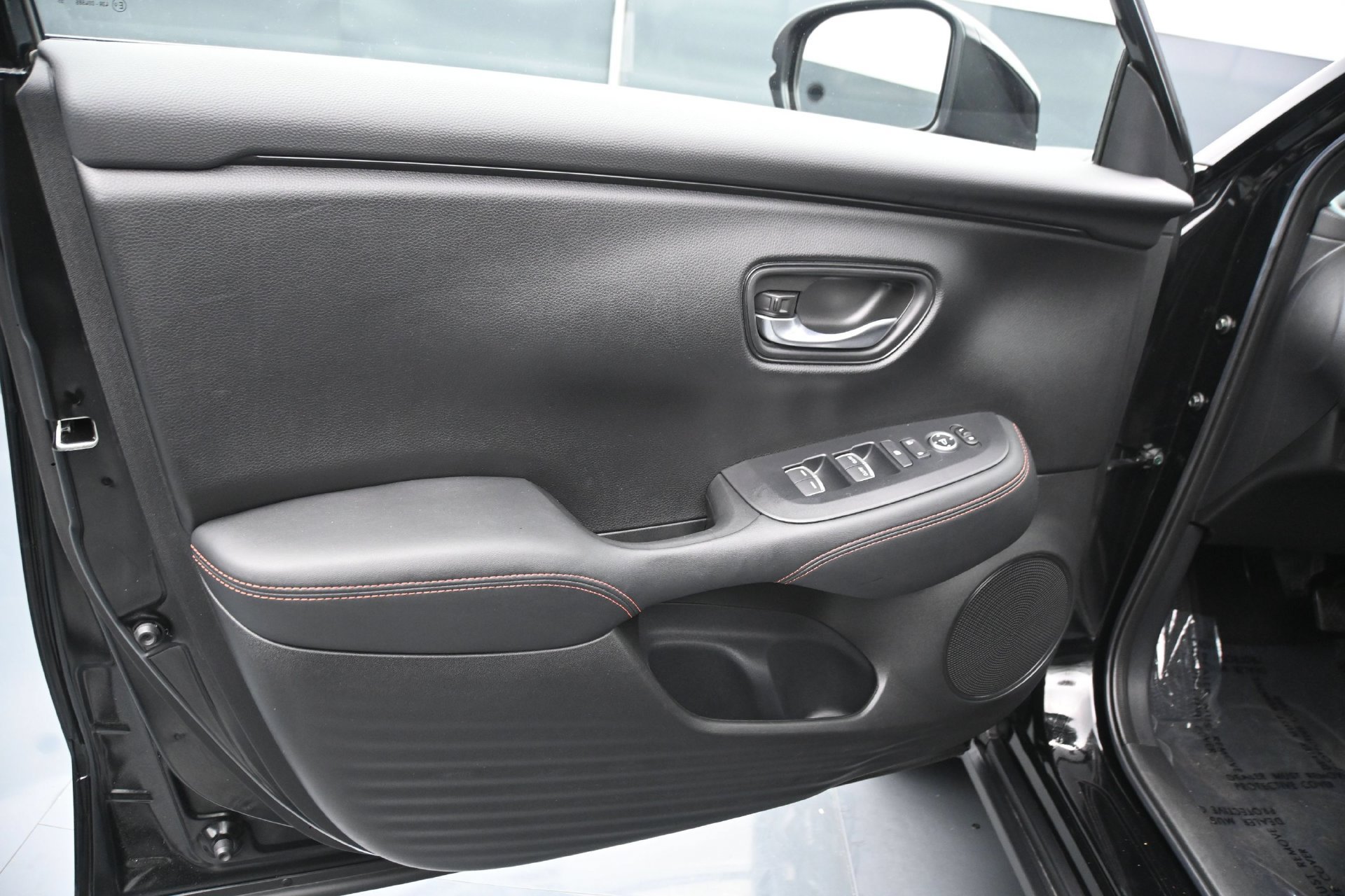 Used 2024 Honda HR-V Sport image 17