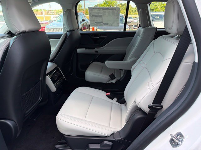 New 2026 Lincoln Aviator AWD image 7