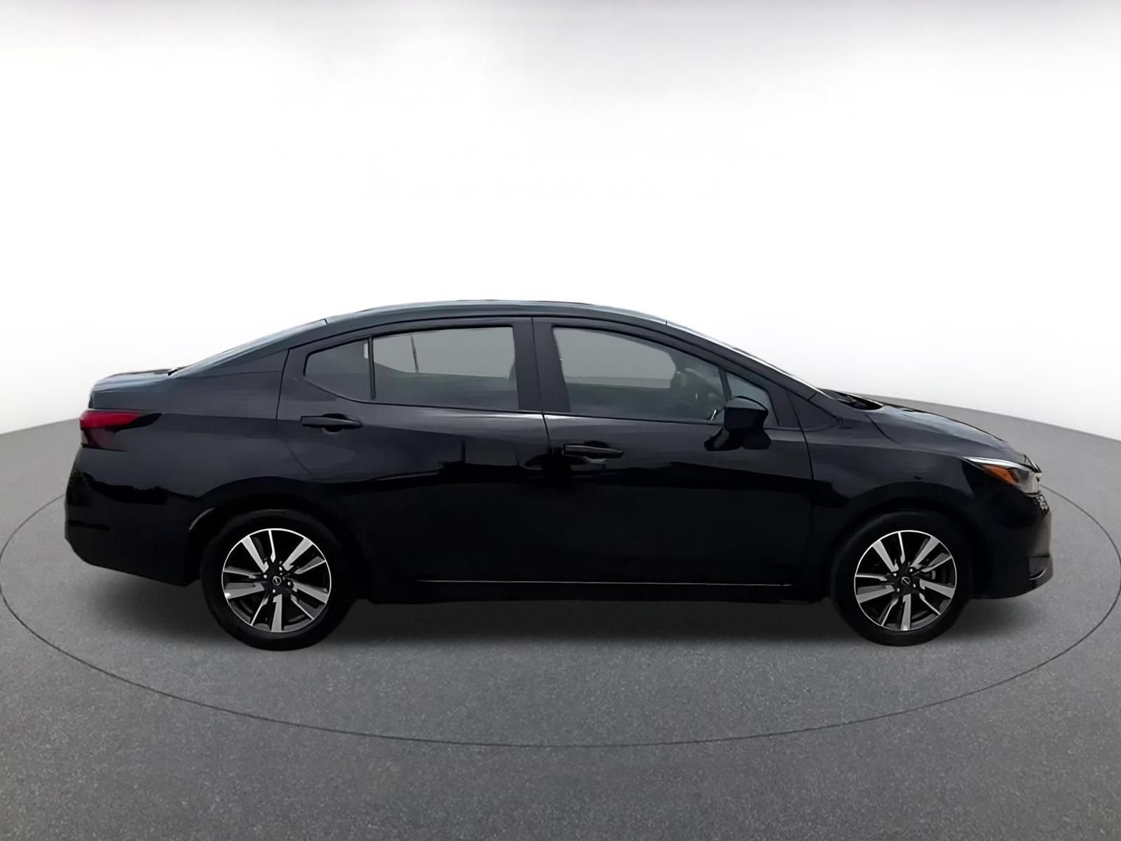 Used 2025 Nissan Versa SV FWD image 15