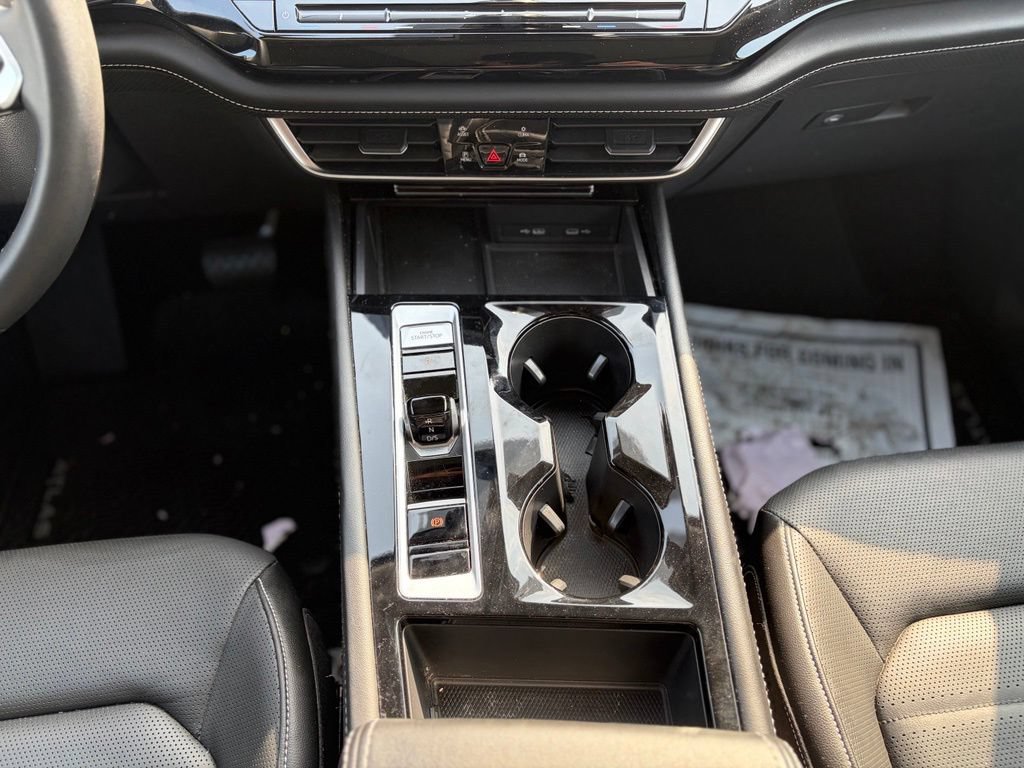 Used 2024 Volkswagen Atlas SEL AWD/4WD image 30