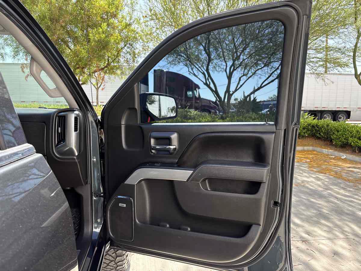Used 2017 Chevrolet Silverado 1500 LTZ Z71 w/ LTZ Plus Package AWD/4WD image 15