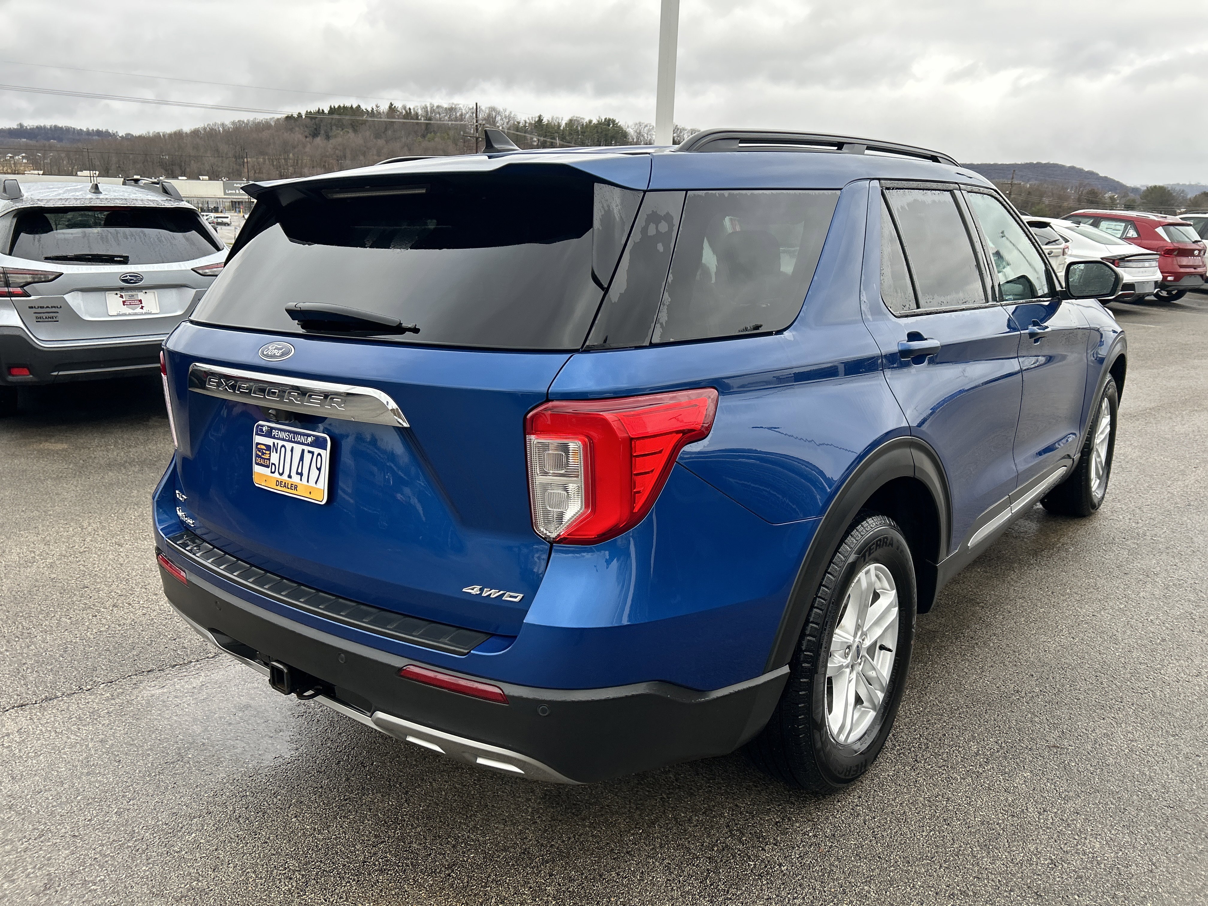 Used 2022 Ford Explorer XLT w/ Equipment Group 202A image 7