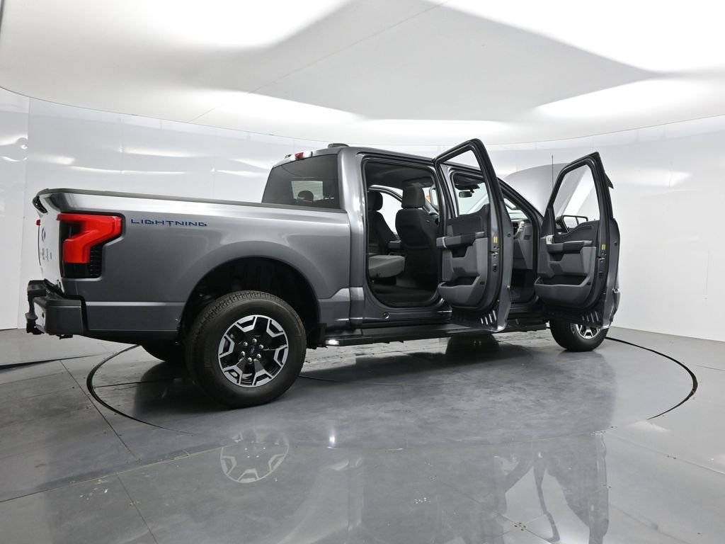 Used 2023 Ford F150 Lightning XLT AWD/4WD image 5