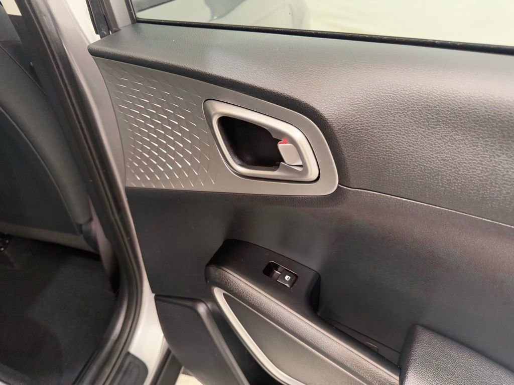 Used 2023 Kia Soul LX w/ Option Group 015 image 22