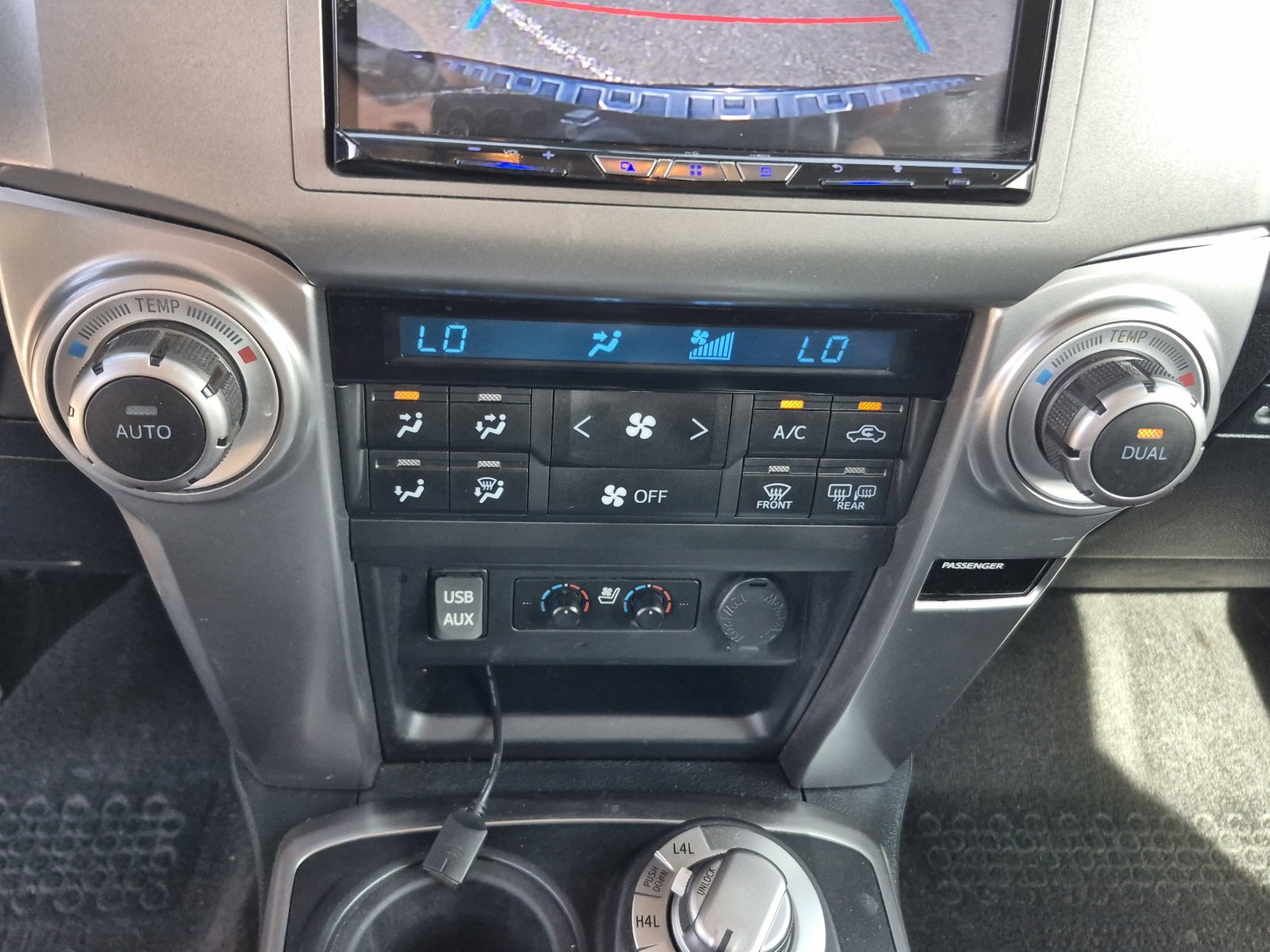 Used 2018 Toyota 4Runner Limited AWD/4WD image 30