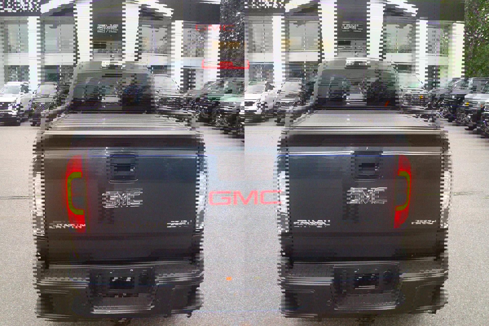 Used 2020 GMC Canyon Denali image 5