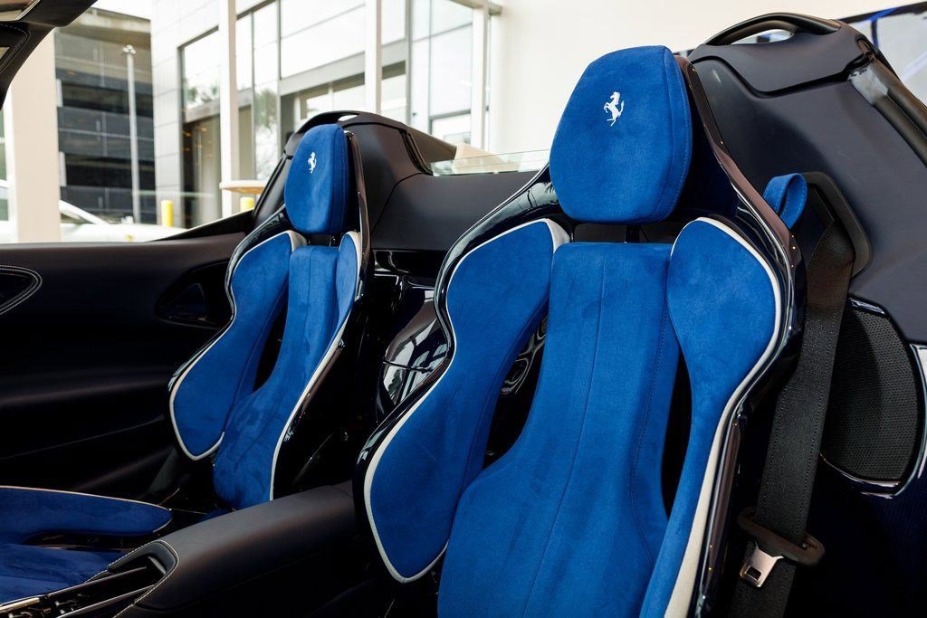 Used 2022 Ferrari SF90 Spider image 30